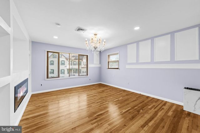 410 LEWISTOWN RD, Columbus, NJ 08022