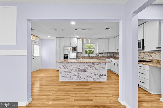 410 LEWISTOWN RD, Columbus, NJ 08022