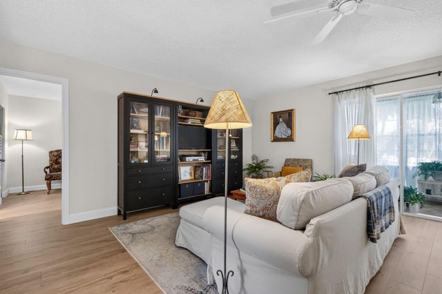709 Lori Drive 211, Palm Springs, FL 33461