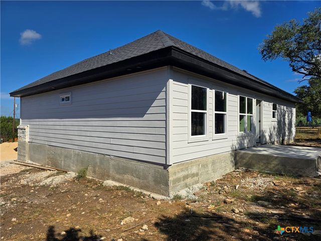 1221 Lasso Loop, Canyon Lake, TX 78133