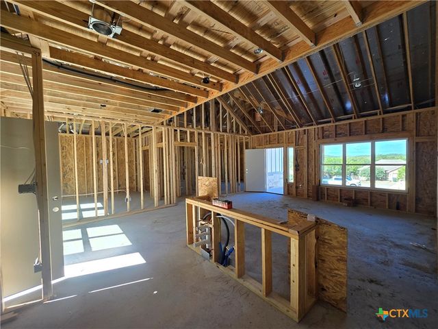 1221 Lasso Loop, Canyon Lake, TX 78133