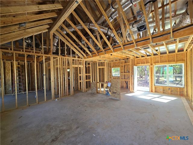1221 Lasso Loop, Canyon Lake, TX 78133