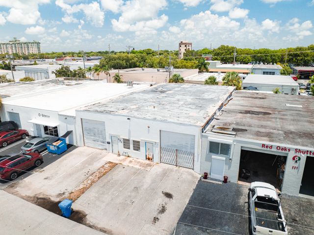 231 SW 5th Court, Pompano Beach, FL 33060