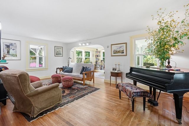 3057 Palmer St, Palmer, MA 01069
