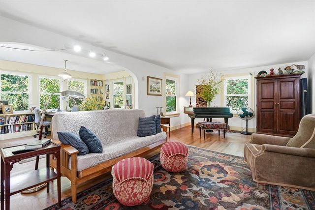 3057 Palmer St, Palmer, MA 01069