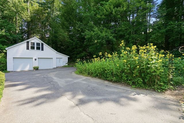3057 Palmer St, Palmer, MA 01069
