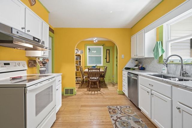 3057 Palmer St, Palmer, MA 01069