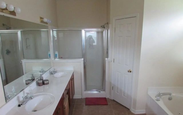 9885 AVERBURY DR, Cordova, TN 38016