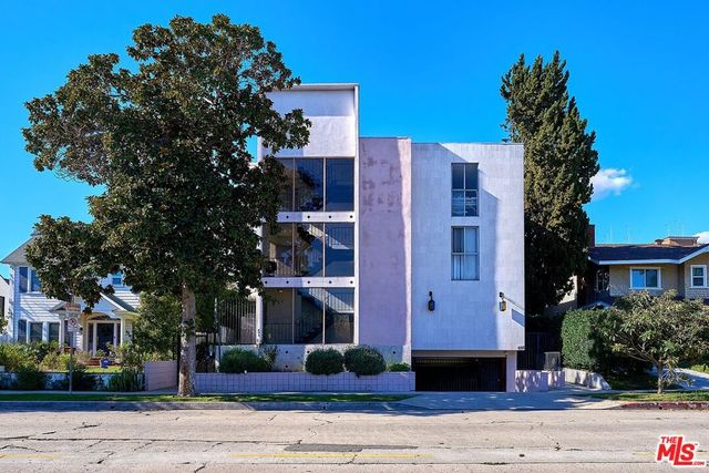 695 S Norton Avenue, Los Angeles, CA 90005