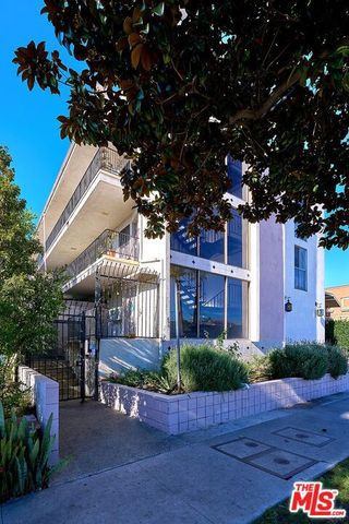 695 S Norton Avenue, Los Angeles, CA 90005