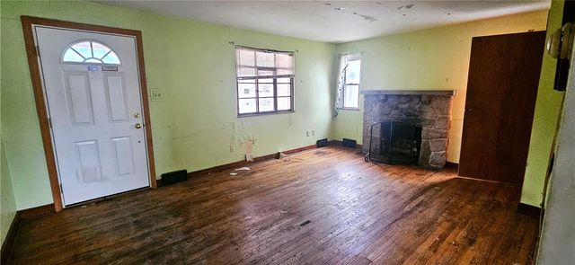 4600 3rd St, Versailles Boro, PA 15132