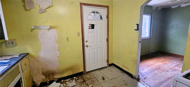 4600 3rd St, Versailles Boro, PA 15132