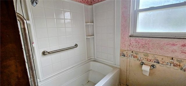 4600 3rd St, Versailles Boro, PA 15132