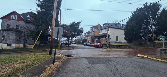 4600 3rd St, Versailles Boro, PA 15132