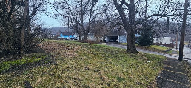 4600 3rd St, Versailles Boro, PA 15132