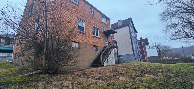 4600 3rd St, Versailles Boro, PA 15132