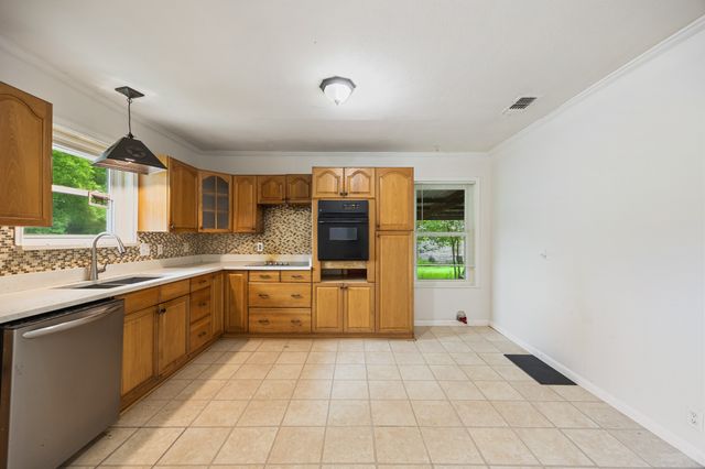 571 S 1st Street, Point, TX 75472