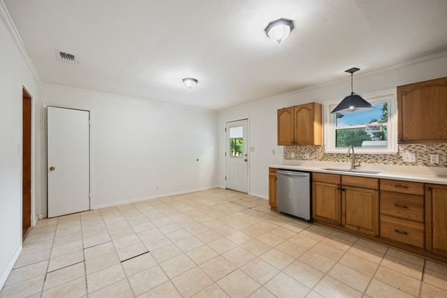 571 S 1st Street, Point, TX 75472
