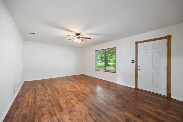 571 S 1st Street, Point, TX 75472