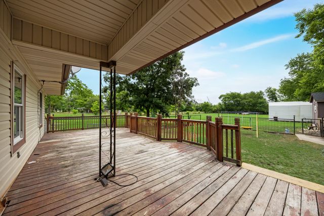 571 S 1st Street, Point, TX 75472