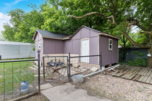 571 S 1st Street, Point, TX 75472
