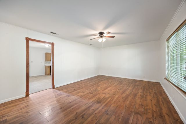 571 S 1st Street, Point, TX 75472