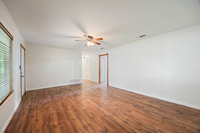 571 S 1st Street, Point, TX 75472