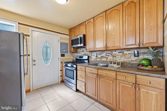 587 ARBOR RD, Morrisville, PA 19067