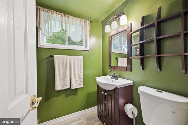 587 ARBOR RD, Morrisville, PA 19067
