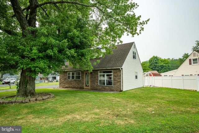 587 ARBOR RD, Morrisville, PA 19067