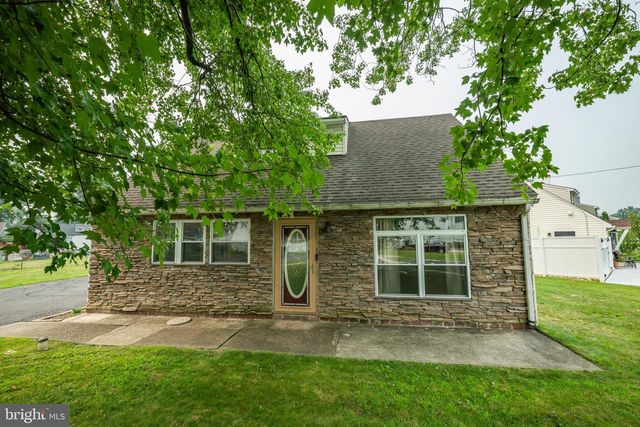 587 ARBOR RD, Morrisville, PA 19067