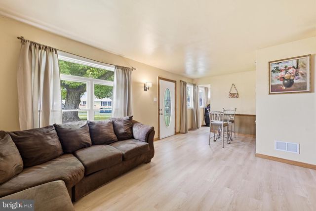 587 ARBOR RD, Morrisville, PA 19067