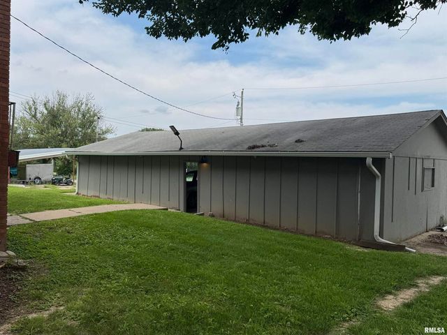1907 16TH Street, Silvis, IL 61282