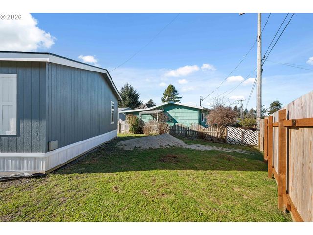 64274 SADDLER Rd, Coos Bay, OR 97420