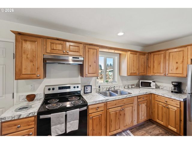 64274 SADDLER Rd, Coos Bay, OR 97420