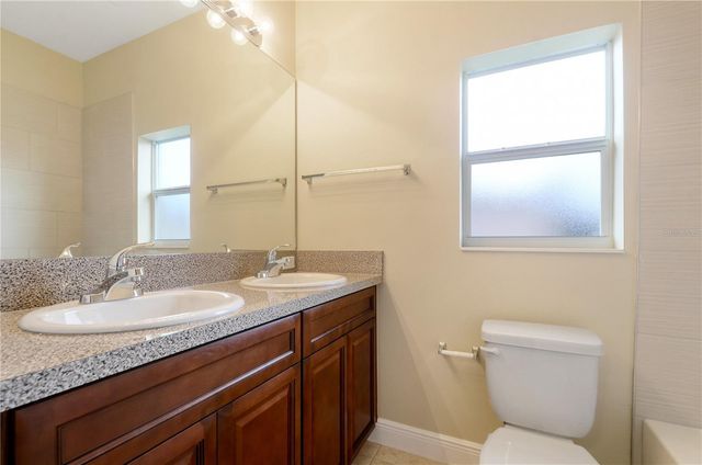 411 BLACKBIRD WAY B, Kissimmee, FL 34759