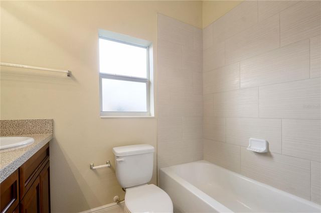 411 BLACKBIRD WAY B, Kissimmee, FL 34759