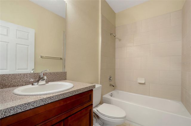 411 BLACKBIRD WAY B, Kissimmee, FL 34759