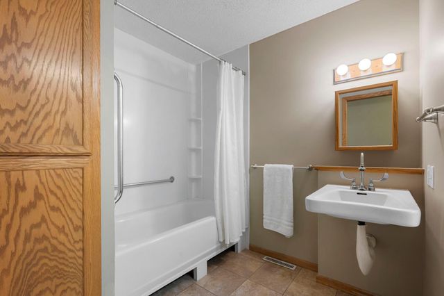 11975 Yellowpine Street NW, Coon Rapids, MN 55448