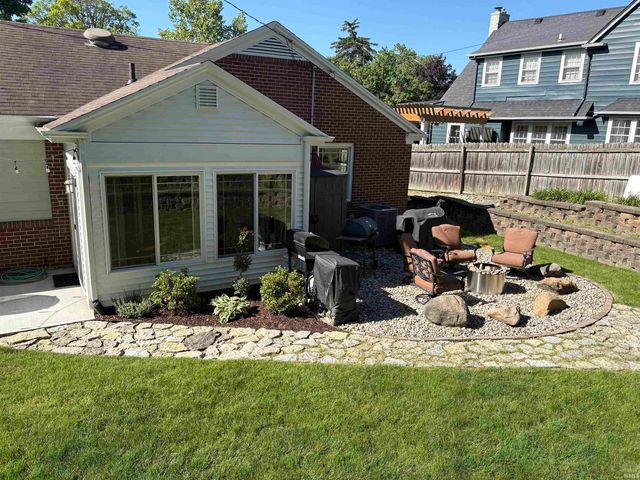 1212 Sunset Drive, Fort Wayne, IN 46807