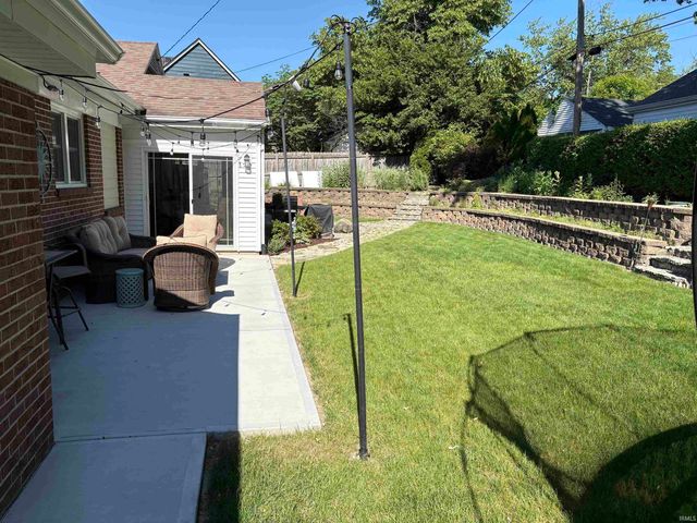 1212 Sunset Drive, Fort Wayne, IN 46807