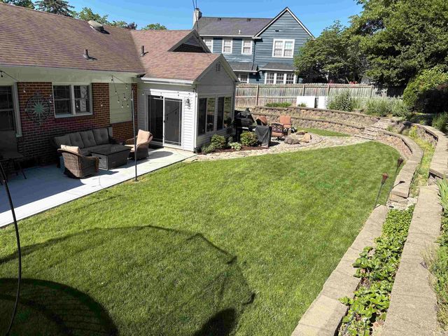 1212 Sunset Drive, Fort Wayne, IN 46807