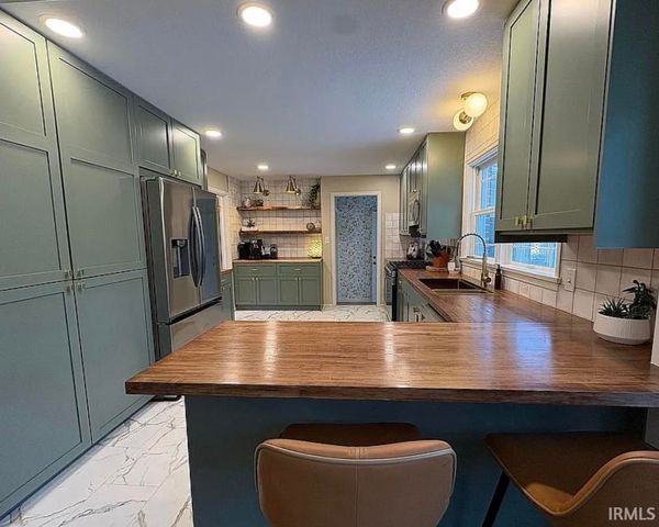 1212 Sunset Drive, Fort Wayne, IN 46807