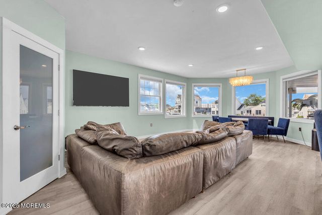 3158 Windsor Avenue, Toms River, NJ 08753