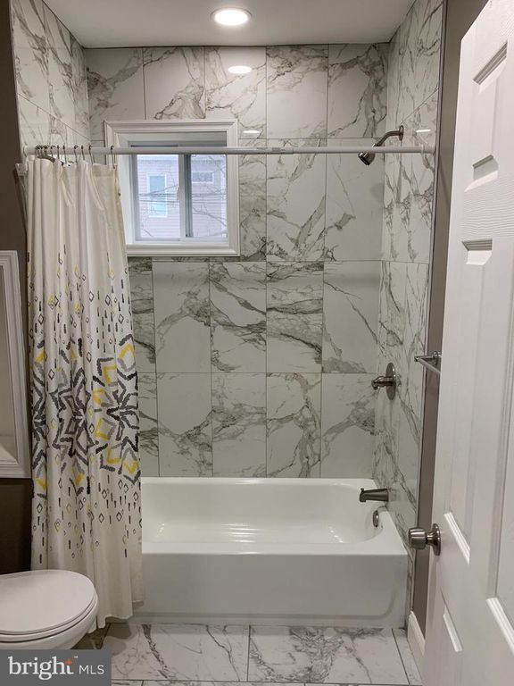 Image 10 of property listing at 4744 ALHAMBRA AVE, Baltimore, MD 21212