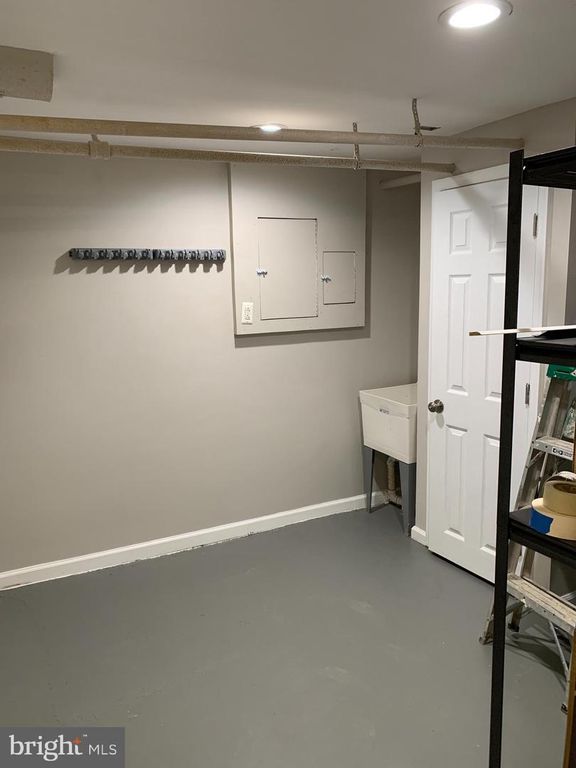 Image 16 of property listing at 4744 ALHAMBRA AVE, Baltimore, MD 21212