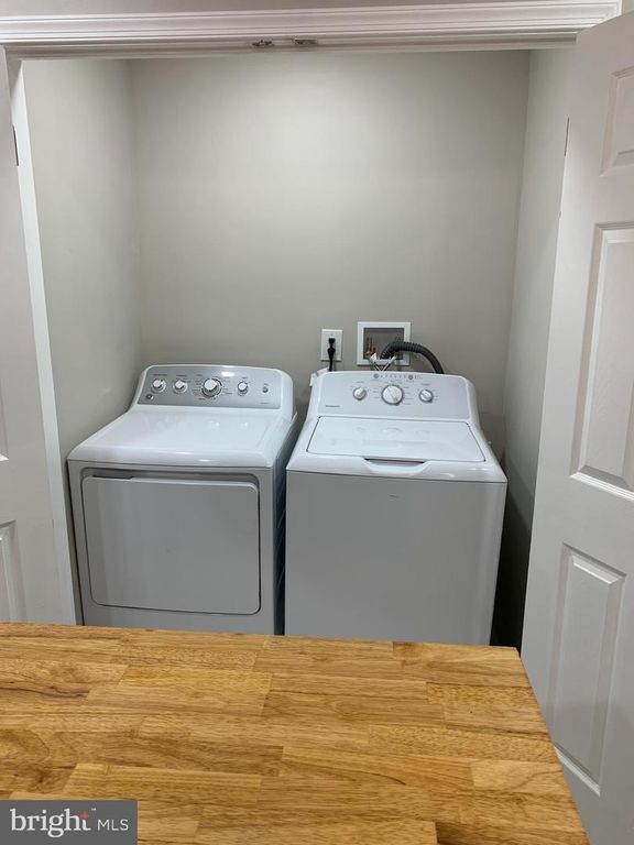 Image 6 of property listing at 4744 ALHAMBRA AVE, Baltimore, MD 21212