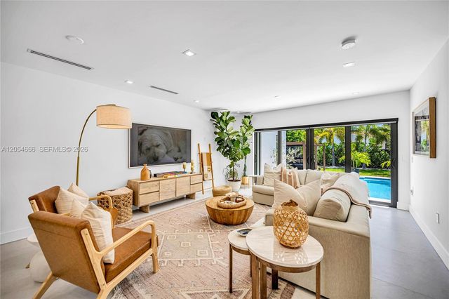 530 SW 18th Terrace, Miami, FL 33129