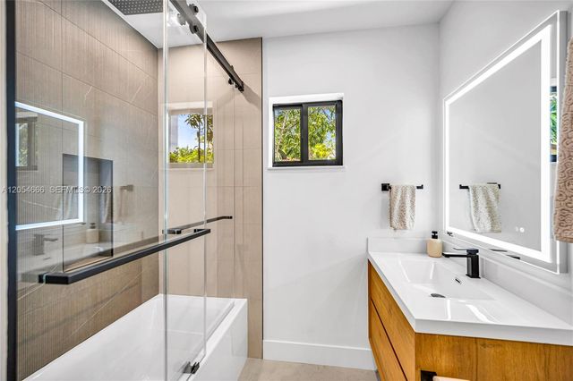530 SW 18th Terrace, Miami, FL 33129