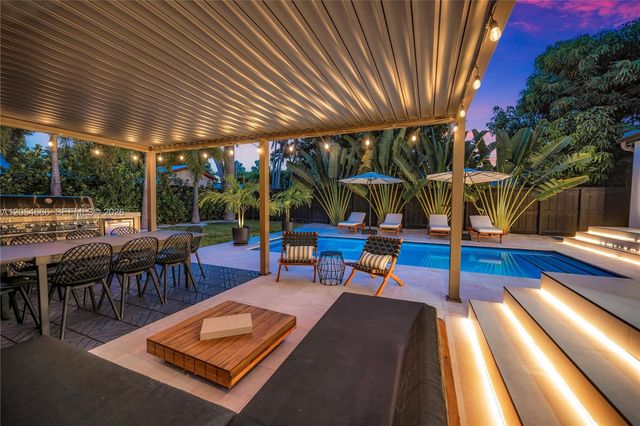 530 SW 18th Terrace, Miami, FL 33129
